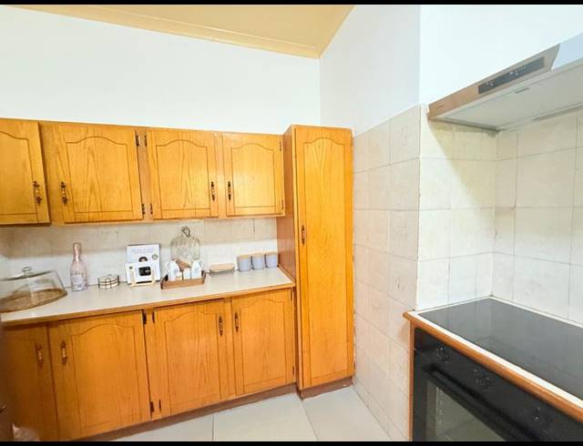2 BEDROOM APARTMENT FOR SALE IN VANDERBIJLPARK CE 3